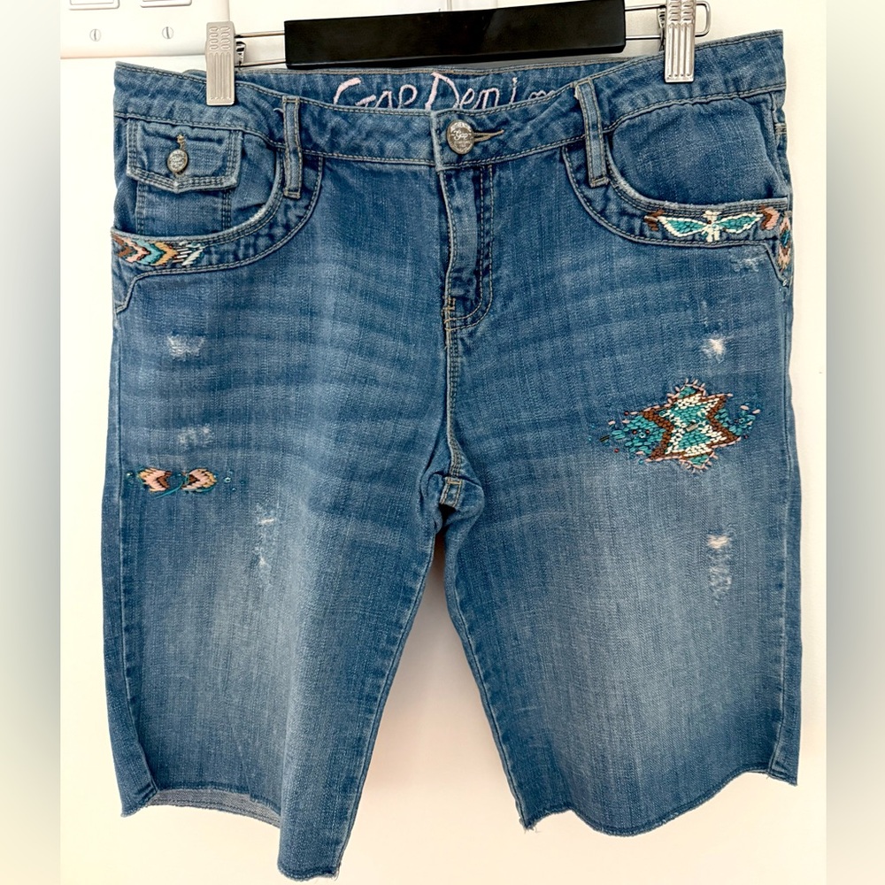 Gap Big Girls Bermuda Denim Capri Embroidered Jeans Pants Shorts
Size 16 Plus